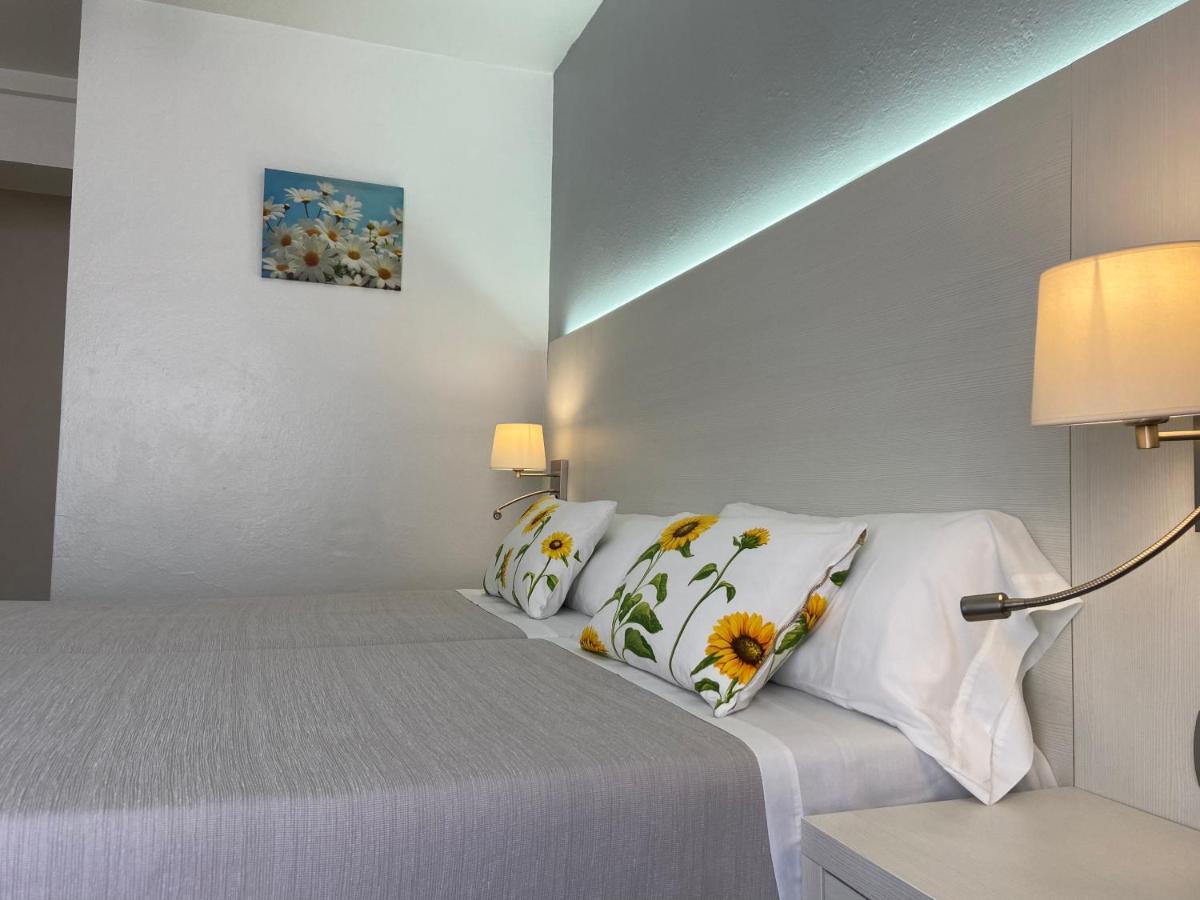 Hostal Pitiusa Ibiza stad Exteriör bild