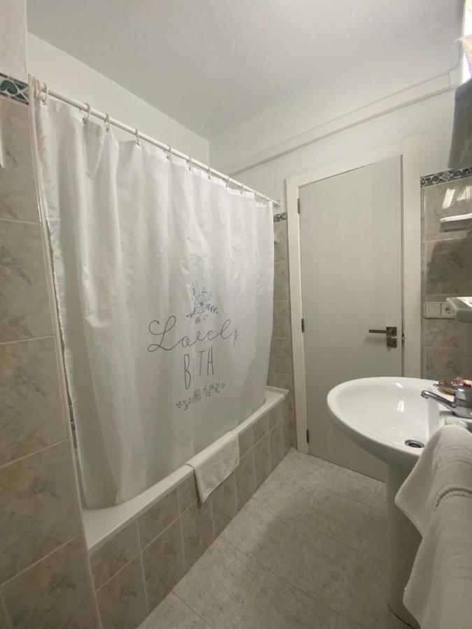 Hostal Pitiusa Ibiza stad Exteriör bild