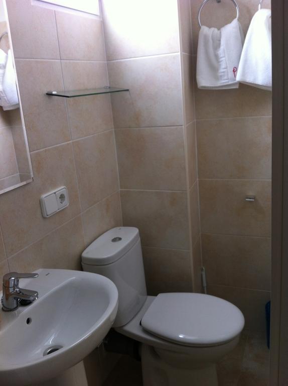 Hostal Pitiusa Ibiza stad Exteriör bild